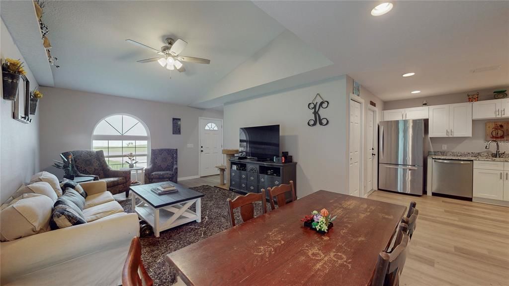 En Venta: $301,718 (3 camas, 2 baños, 1486 Pies cuadrados)