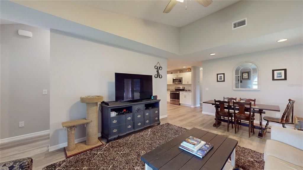 En Venta: $301,718 (3 camas, 2 baños, 1486 Pies cuadrados)