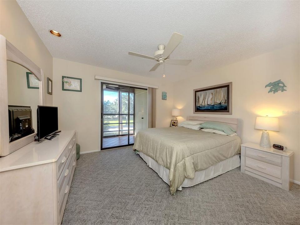 For Rent: $4,500 (2 beds, 2 baths, 909 Square Feet)