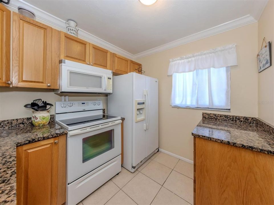 For Rent: $4,500 (2 beds, 2 baths, 909 Square Feet)