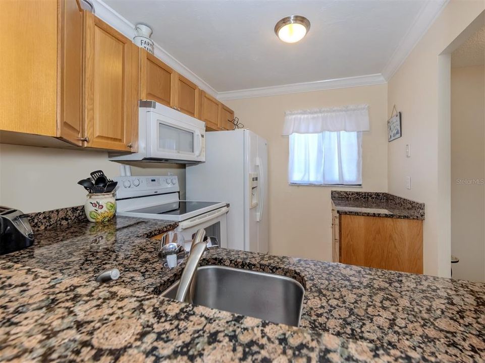 For Rent: $4,500 (2 beds, 2 baths, 909 Square Feet)