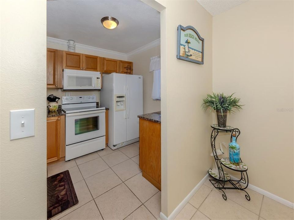 For Rent: $4,500 (2 beds, 2 baths, 909 Square Feet)