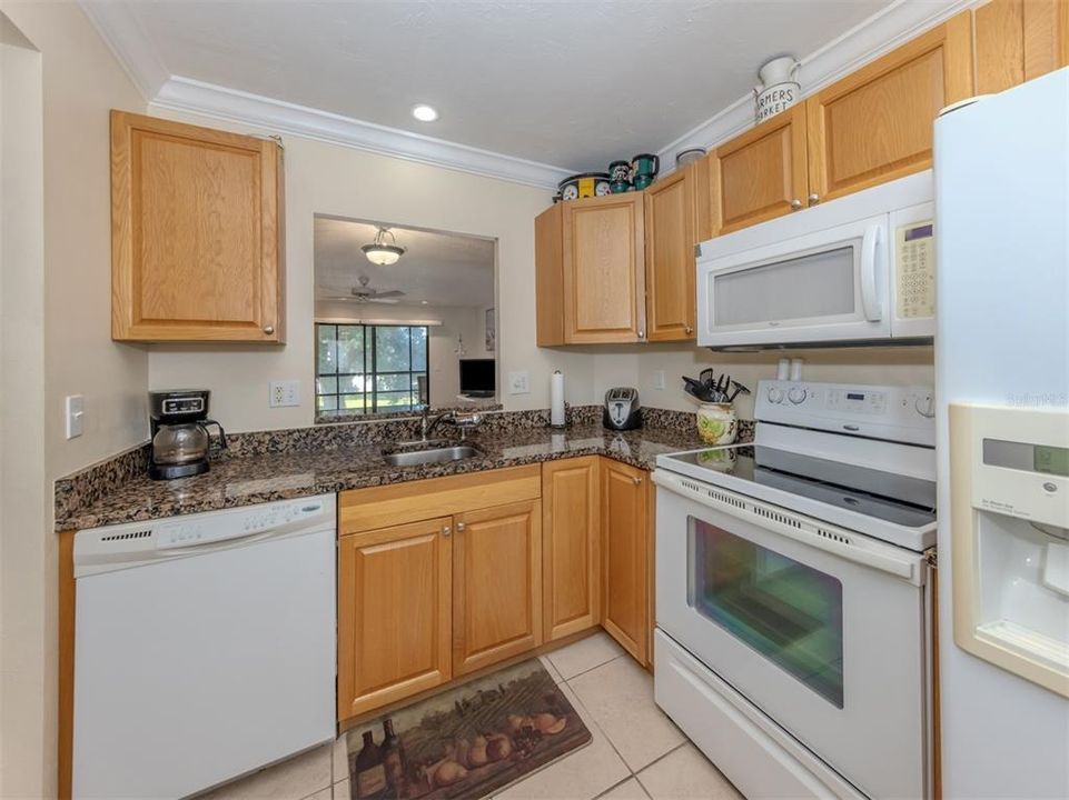 For Rent: $4,500 (2 beds, 2 baths, 909 Square Feet)