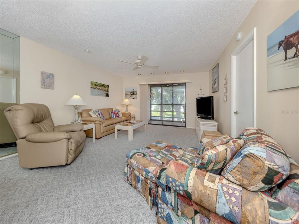 For Rent: $4,500 (2 beds, 2 baths, 909 Square Feet)