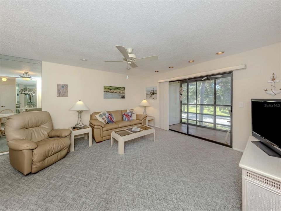 For Rent: $4,500 (2 beds, 2 baths, 909 Square Feet)