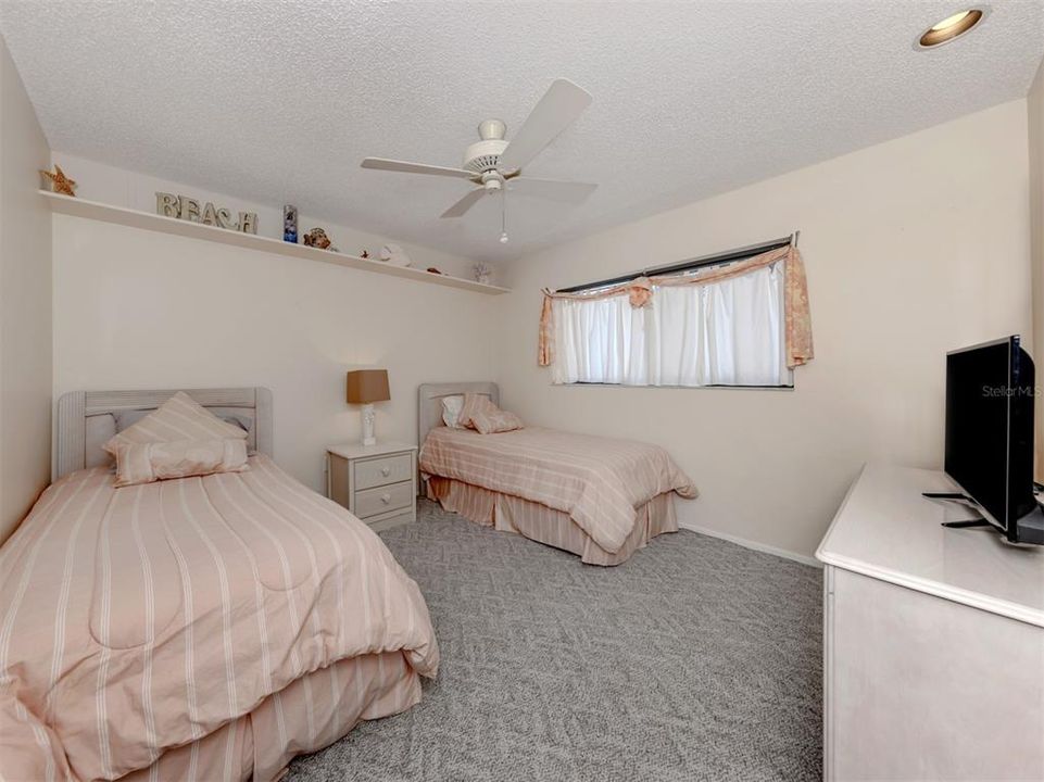 For Rent: $4,500 (2 beds, 2 baths, 909 Square Feet)