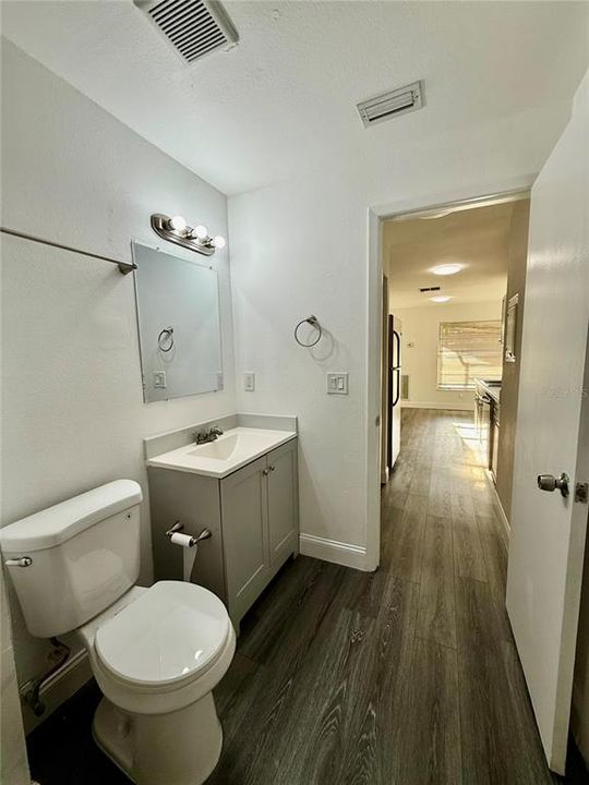 待售: $180,000 (1 贝兹, 1 浴室, 638 平方英尺)