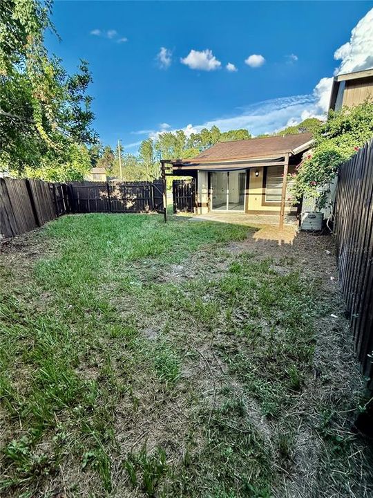 待售: $180,000 (1 贝兹, 1 浴室, 638 平方英尺)