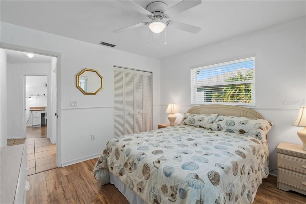 Под контрактом: $345,900 (3 спален, 2 ванн, 1462 Квадратных фут)