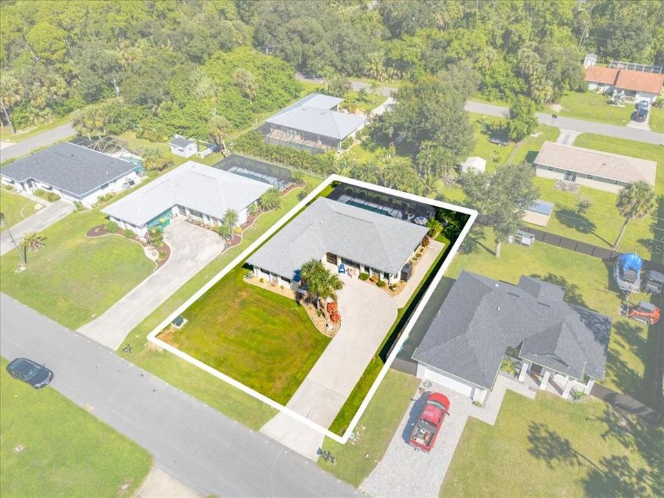 Под контрактом: $345,900 (3 спален, 2 ванн, 1462 Квадратных фут)