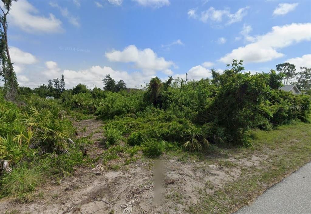 Под контрактом: $13,500 (0.23 acres)