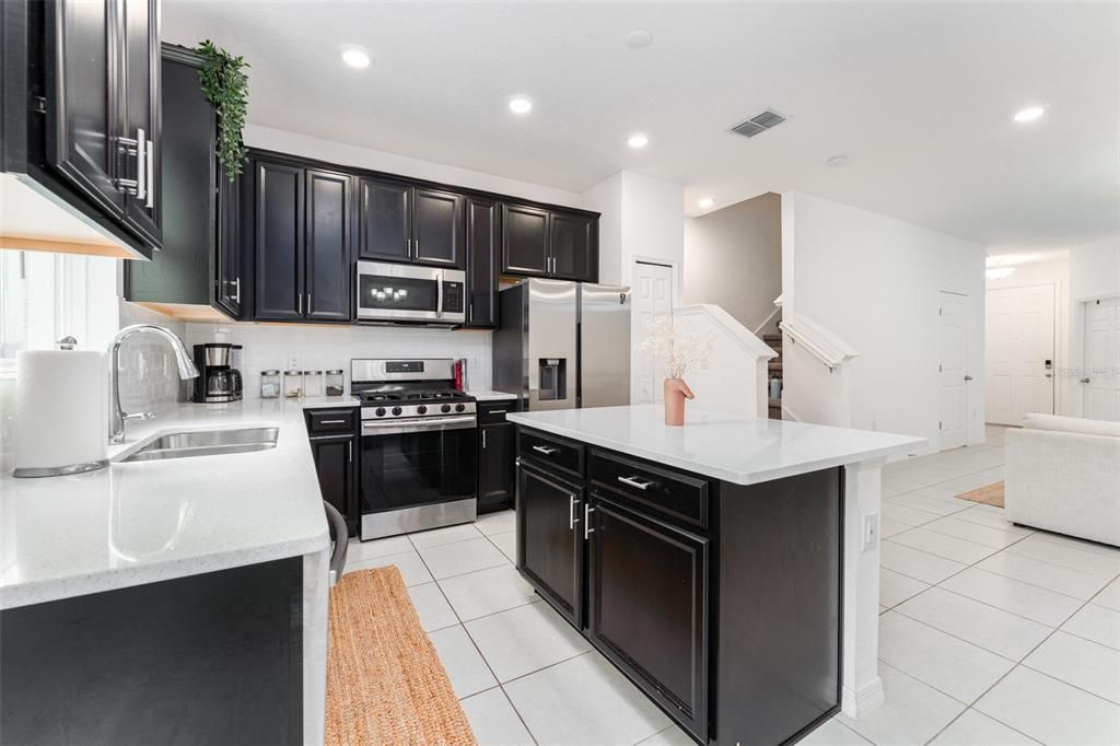 For Sale: $325,000 (3 beds, 2 baths, 1604 Square Feet)