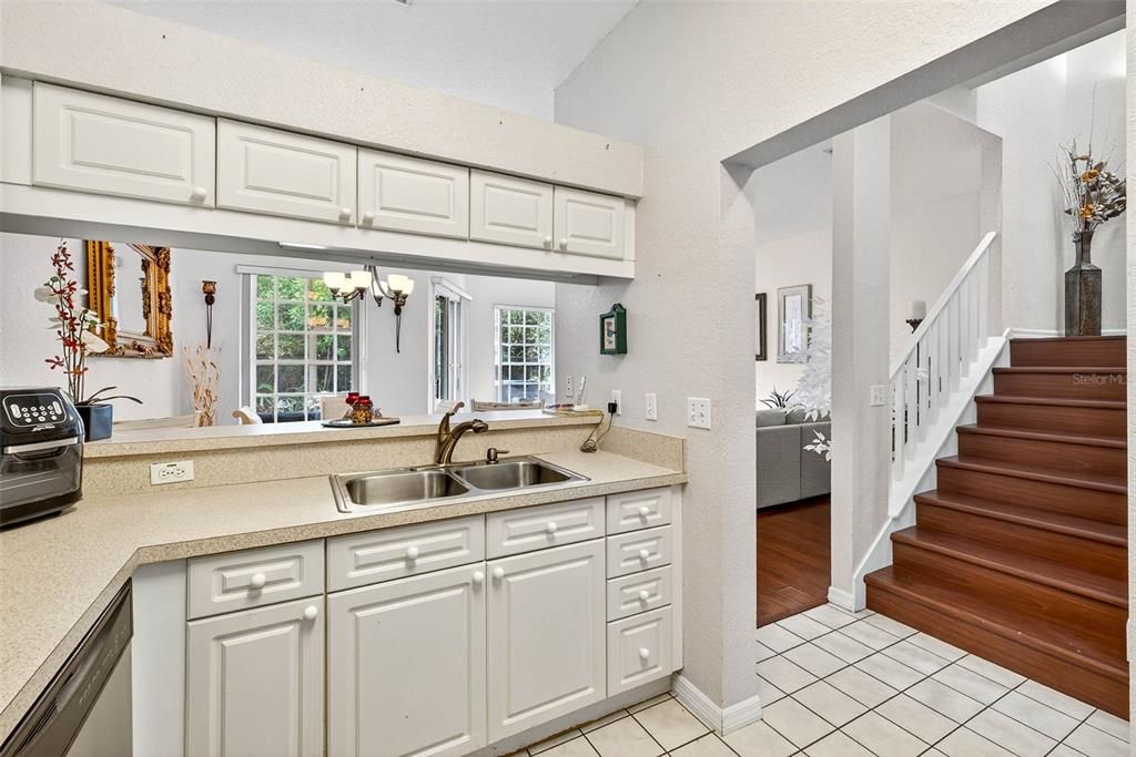 For Rent: $2,700 (3 beds, 2 baths, 1741 Square Feet)