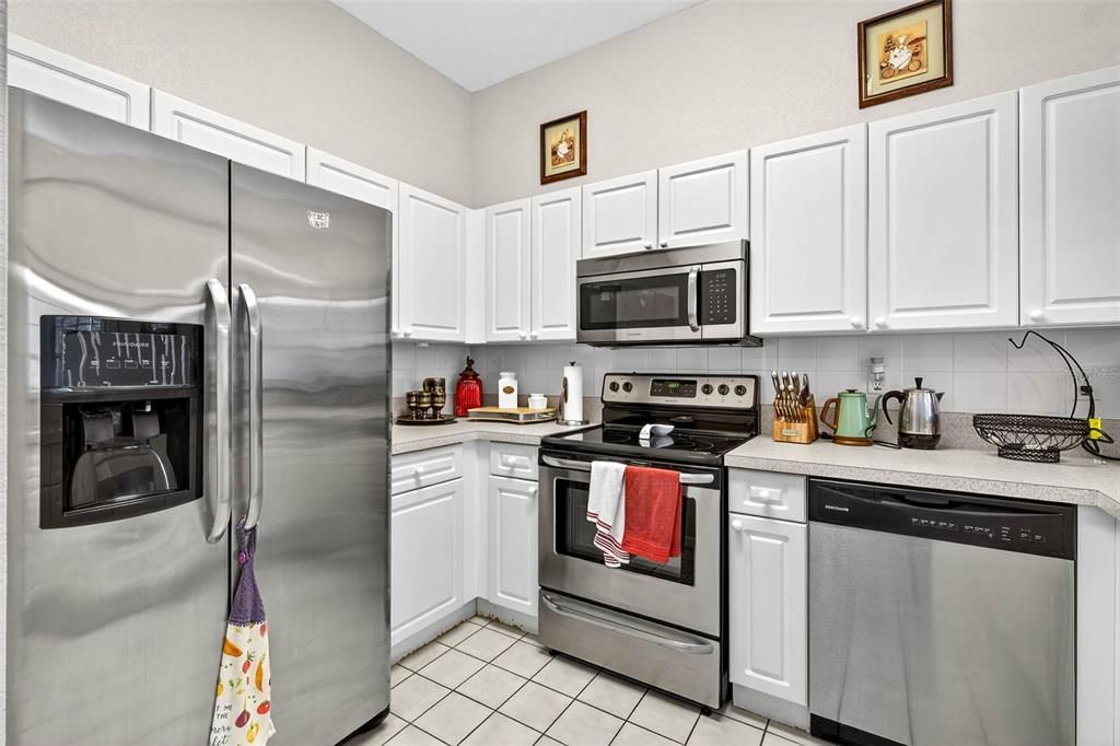 For Rent: $2,700 (3 beds, 2 baths, 1741 Square Feet)