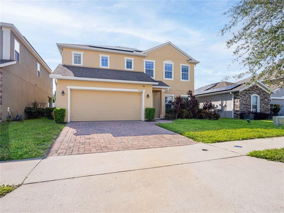 Active With Contract: $468,000 (6 beds, 4 baths, 2972 Square Feet)