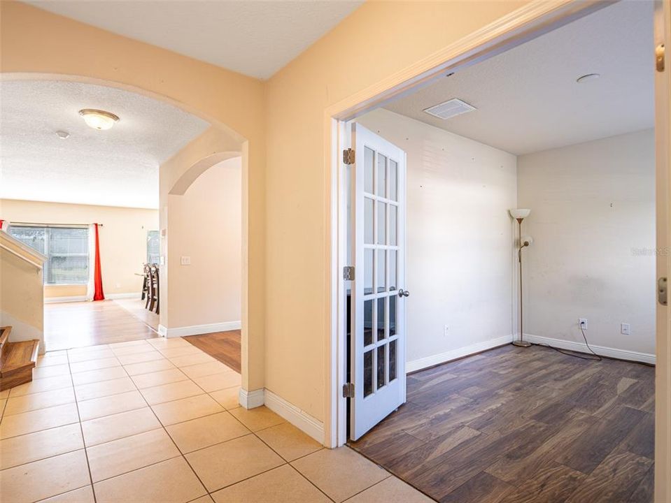 Active With Contract: $468,000 (6 beds, 4 baths, 2972 Square Feet)