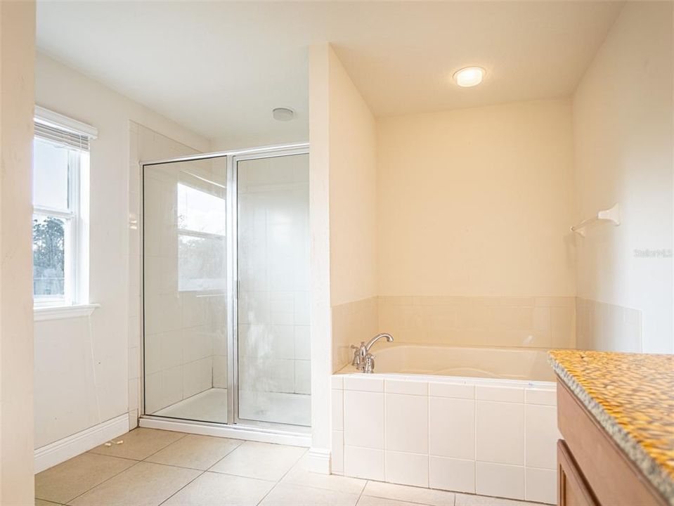 Active With Contract: $468,000 (6 beds, 4 baths, 2972 Square Feet)