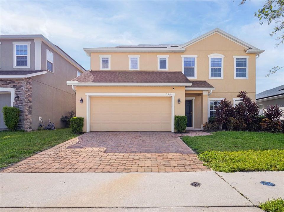 Active With Contract: $468,000 (6 beds, 4 baths, 2972 Square Feet)