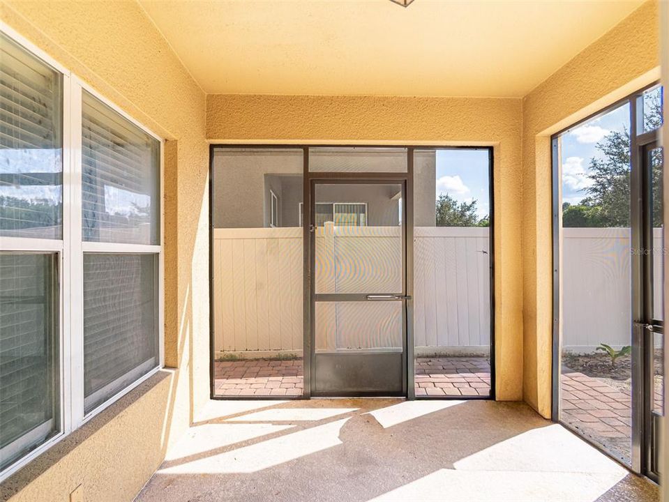 Active With Contract: $468,000 (6 beds, 4 baths, 2972 Square Feet)