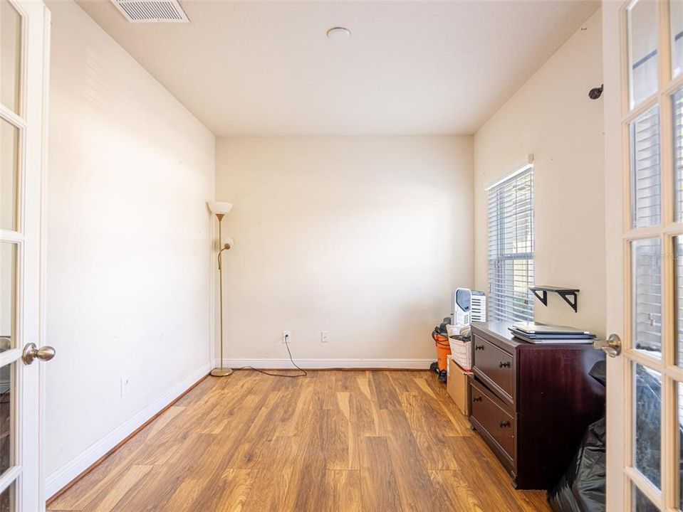 Active With Contract: $468,000 (6 beds, 4 baths, 2972 Square Feet)