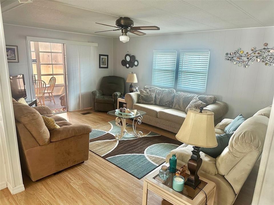 Activo con contrato: $125,000 (2 camas, 2 baños, 960 Pies cuadrados)