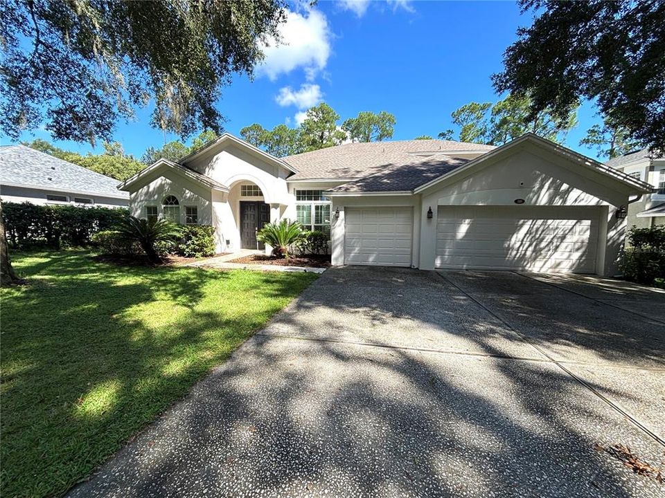 Recently Rented: $3,499 (5 beds, 4 baths, 3036 Square Feet)