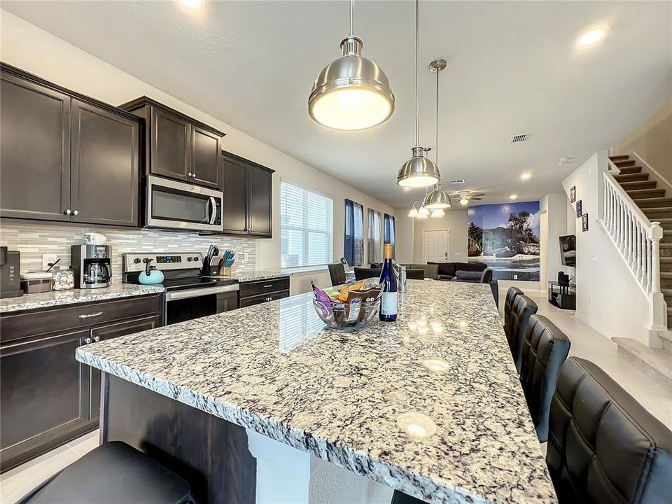 Под контрактом: $659,800 (5 спален, 4 ванн, 2622 Квадратных фут)