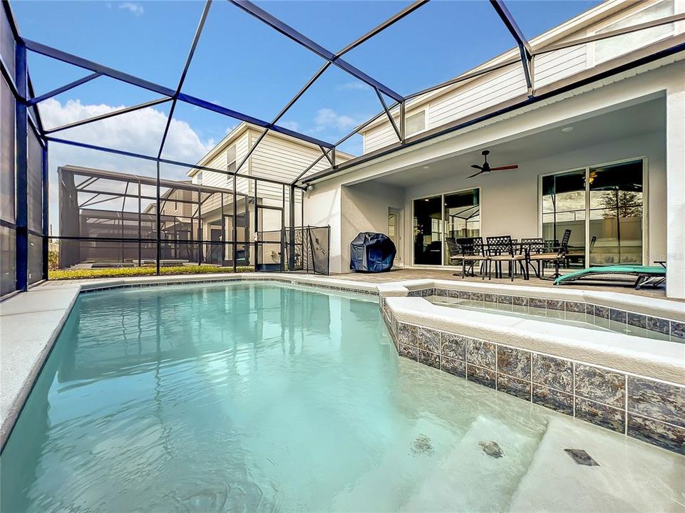 Под контрактом: $659,800 (5 спален, 4 ванн, 2622 Квадратных фут)