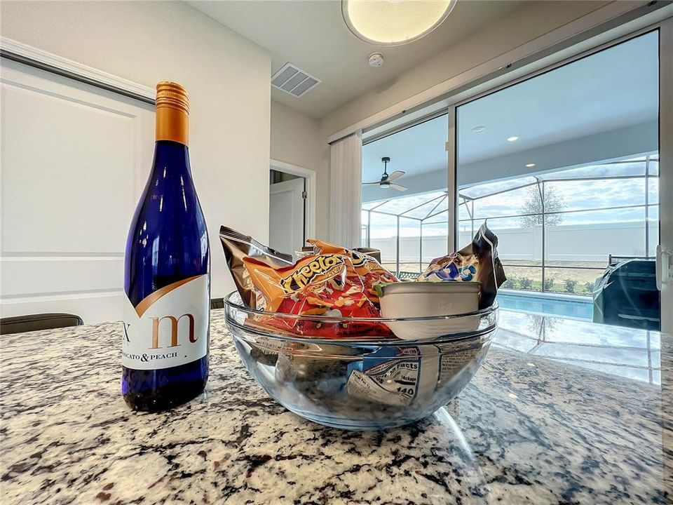 Под контрактом: $659,800 (5 спален, 4 ванн, 2622 Квадратных фут)