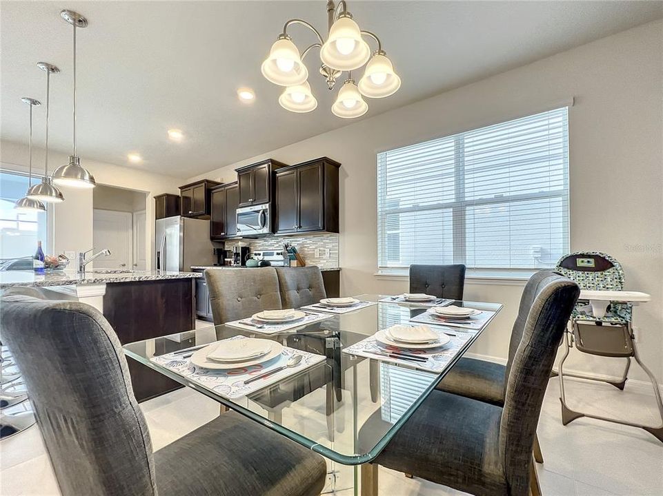 Под контрактом: $659,800 (5 спален, 4 ванн, 2622 Квадратных фут)