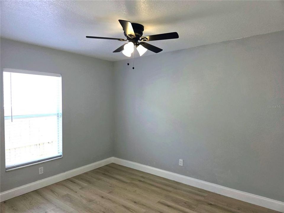 合同活跃: $2,600 (3 贝兹, 2 浴室, 1200 平方英尺)