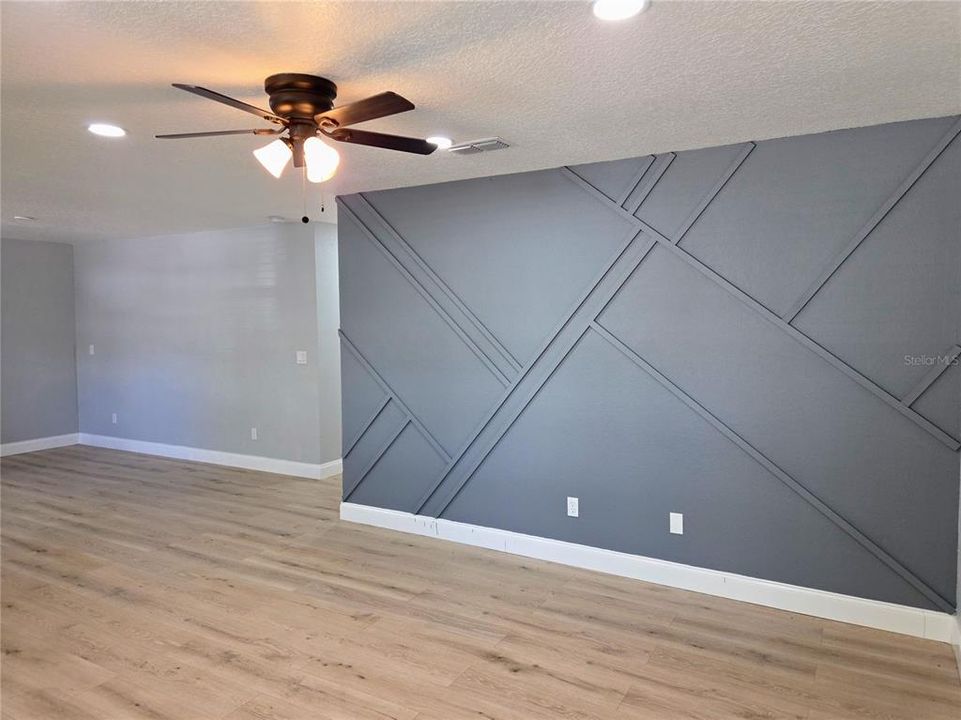 合同活跃: $2,600 (3 贝兹, 2 浴室, 1200 平方英尺)