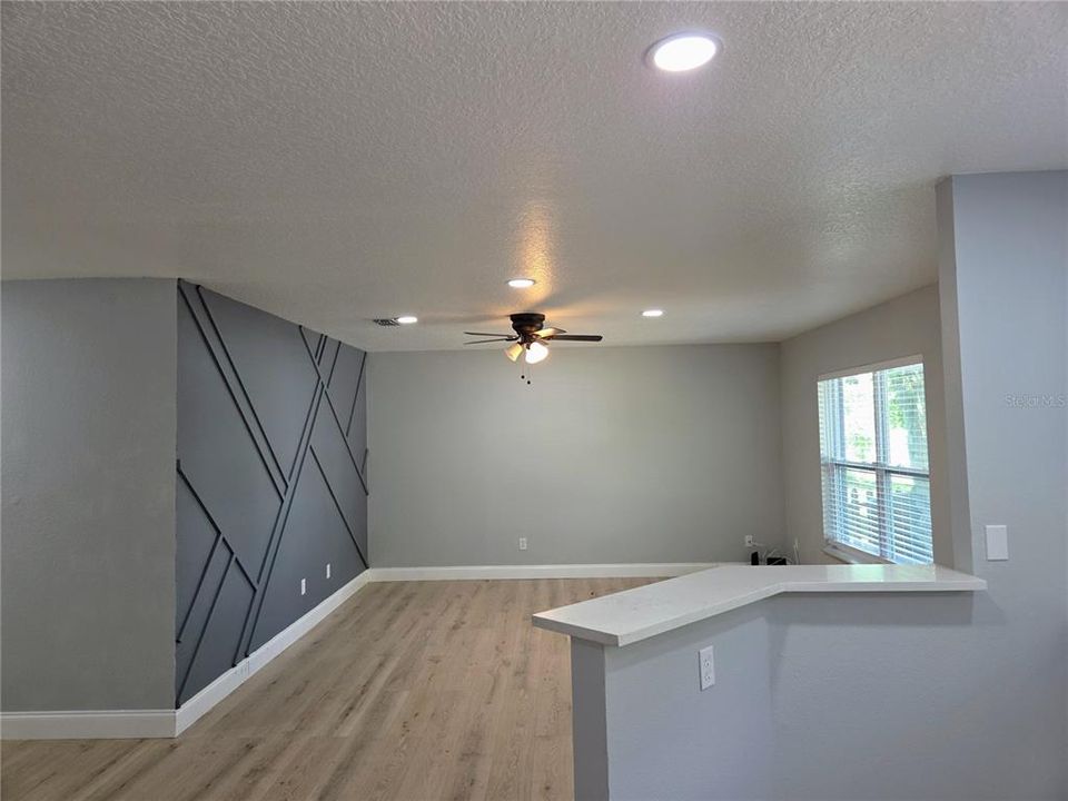 合同活跃: $2,600 (3 贝兹, 2 浴室, 1200 平方英尺)