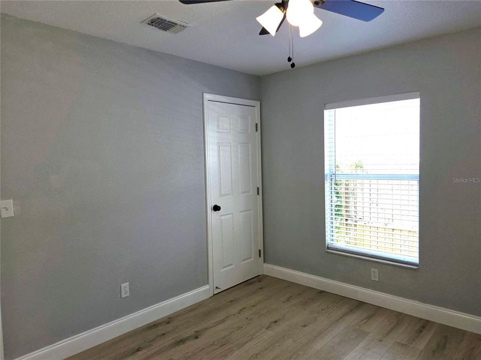 合同活跃: $2,600 (3 贝兹, 2 浴室, 1200 平方英尺)