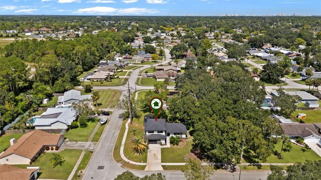 合同活跃: $365,000 (4 贝兹, 2 浴室, 1699 平方英尺)