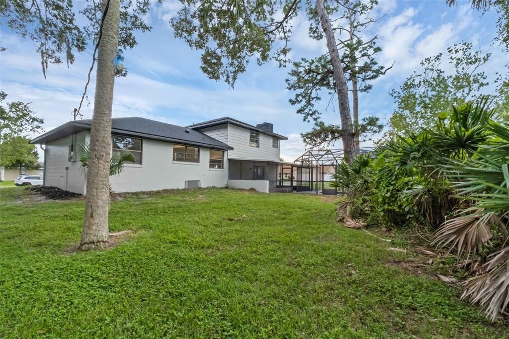 合同活跃: $365,000 (4 贝兹, 2 浴室, 1699 平方英尺)