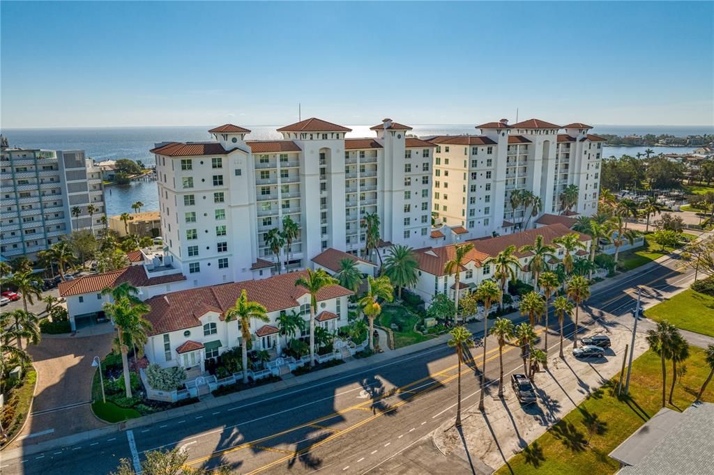 For Sale: $1,125,000 (2 beds, 2 baths, 1711 Square Feet)