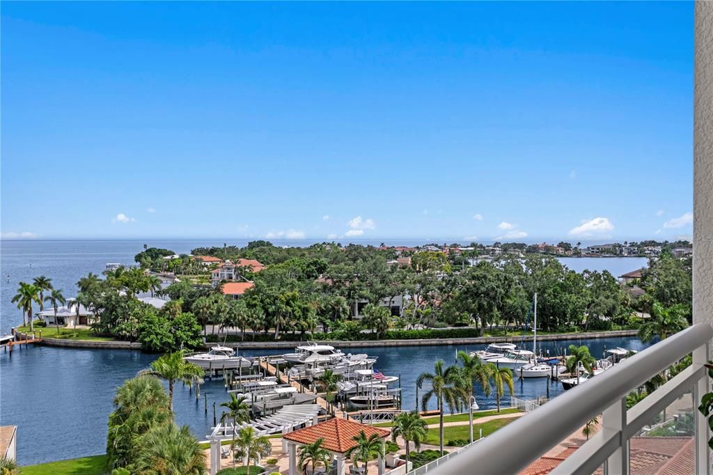 For Sale: $1,125,000 (2 beds, 2 baths, 1711 Square Feet)