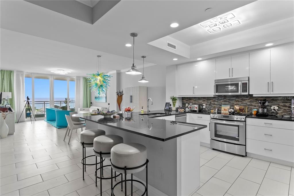 For Sale: $1,125,000 (2 beds, 2 baths, 1711 Square Feet)