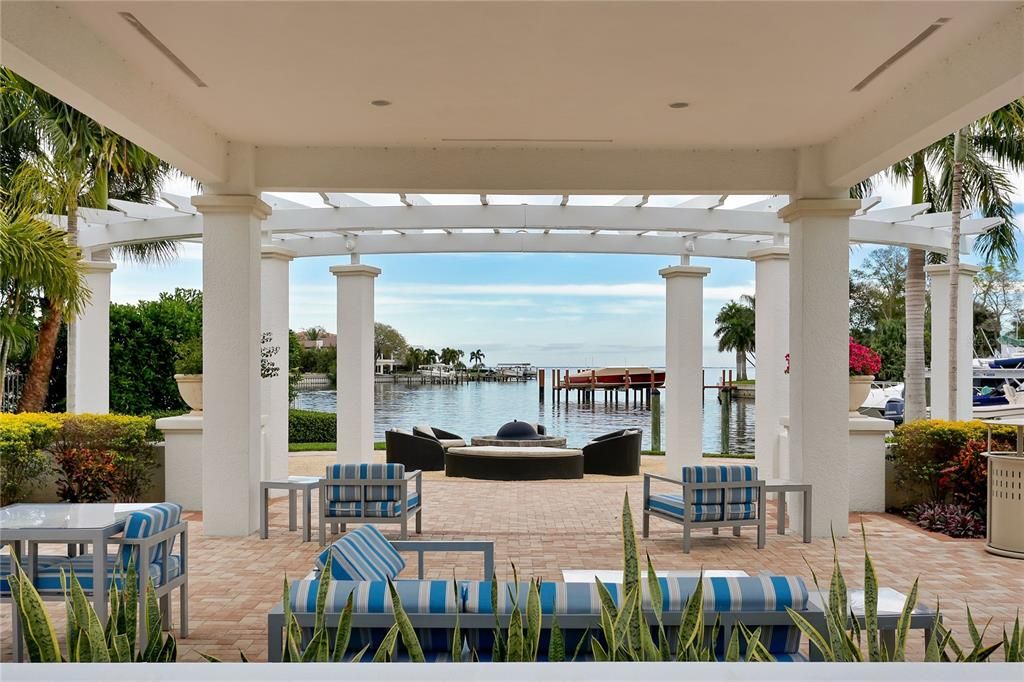 For Sale: $1,125,000 (2 beds, 2 baths, 1711 Square Feet)