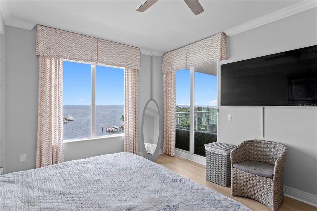 For Sale: $1,125,000 (2 beds, 2 baths, 1711 Square Feet)