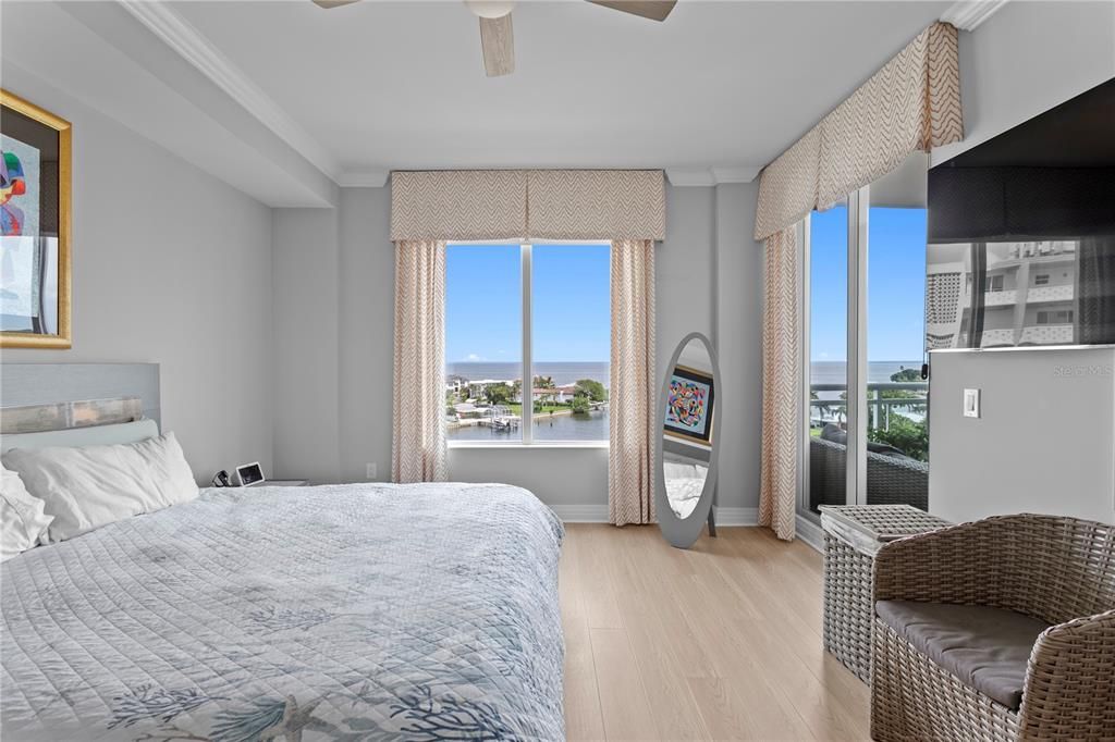 For Sale: $1,125,000 (2 beds, 2 baths, 1711 Square Feet)