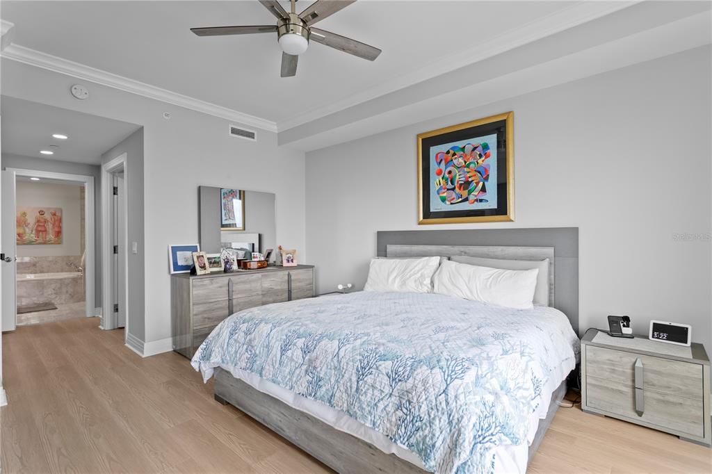 For Sale: $1,125,000 (2 beds, 2 baths, 1711 Square Feet)