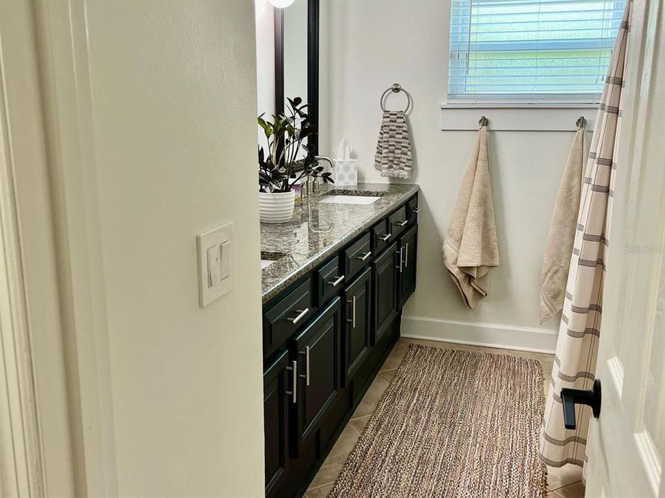 Под контрактом: $515,000 (4 спален, 2 ванн, 2053 Квадратных фут)