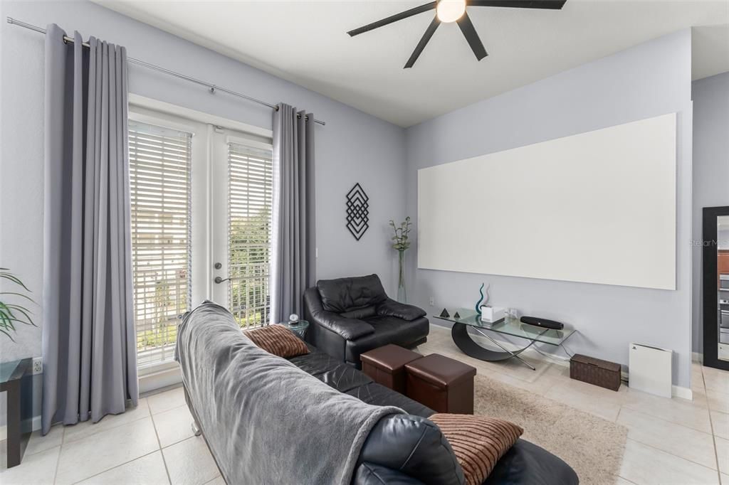 En Venta: $465,000 (2 camas, 2 baños, 1226 Pies cuadrados)