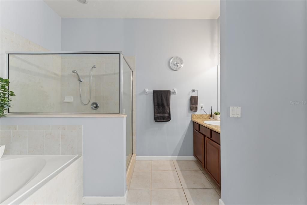 En Venta: $465,000 (2 camas, 2 baños, 1226 Pies cuadrados)