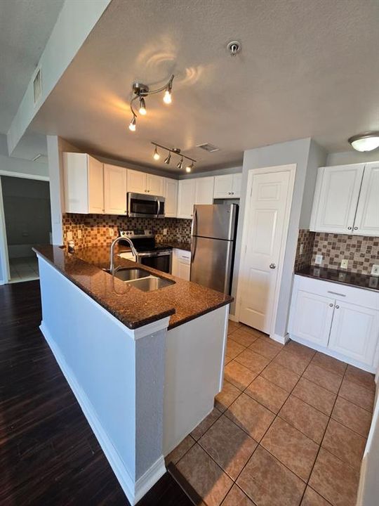 Activo con contrato: $189,900 (2 camas, 2 baños, 1031 Pies cuadrados)