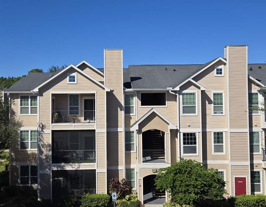 Activo con contrato: $189,900 (2 camas, 2 baños, 1031 Pies cuadrados)