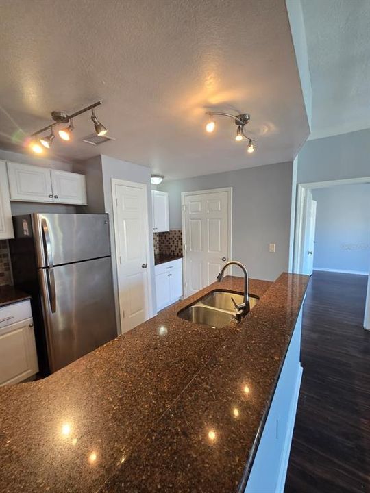 Activo con contrato: $189,900 (2 camas, 2 baños, 1031 Pies cuadrados)