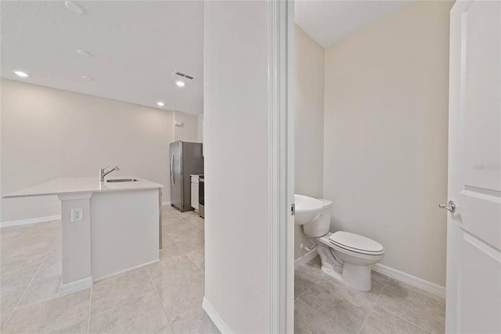 Activo con contrato: $2,650 (3 camas, 2 baños, 1556 Pies cuadrados)